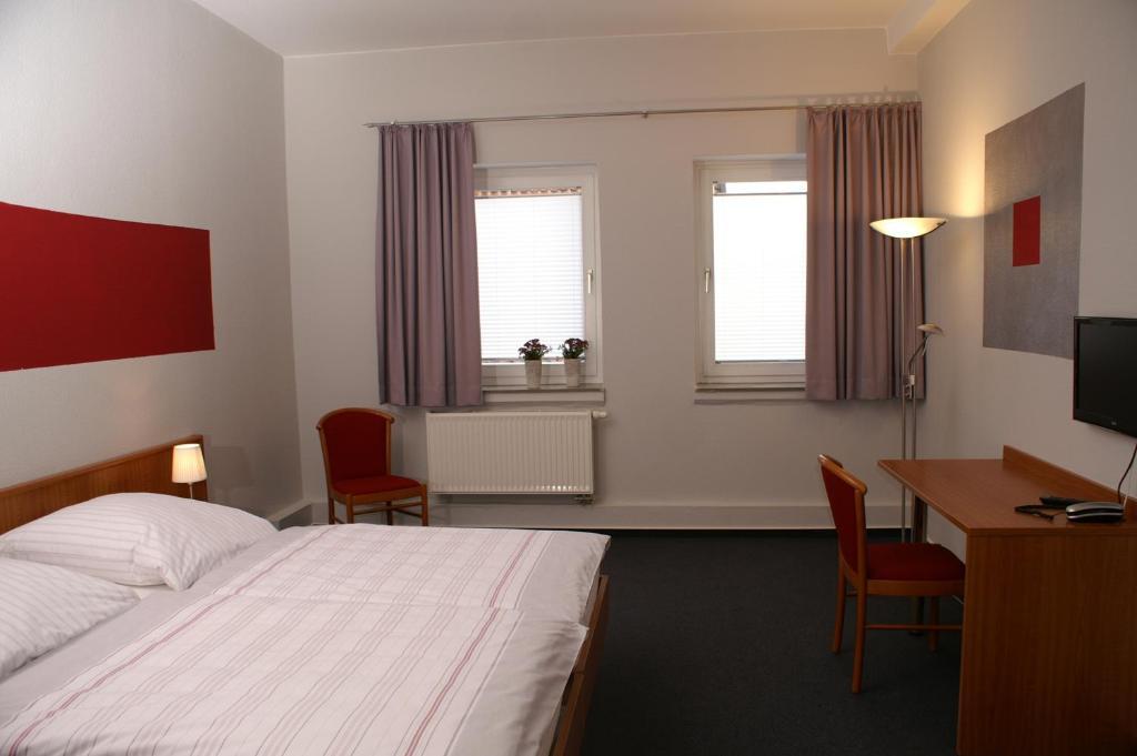 Energie17 Hotel Sarstedt Bagian luar foto